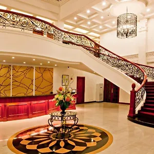 Lewis Grand Otel